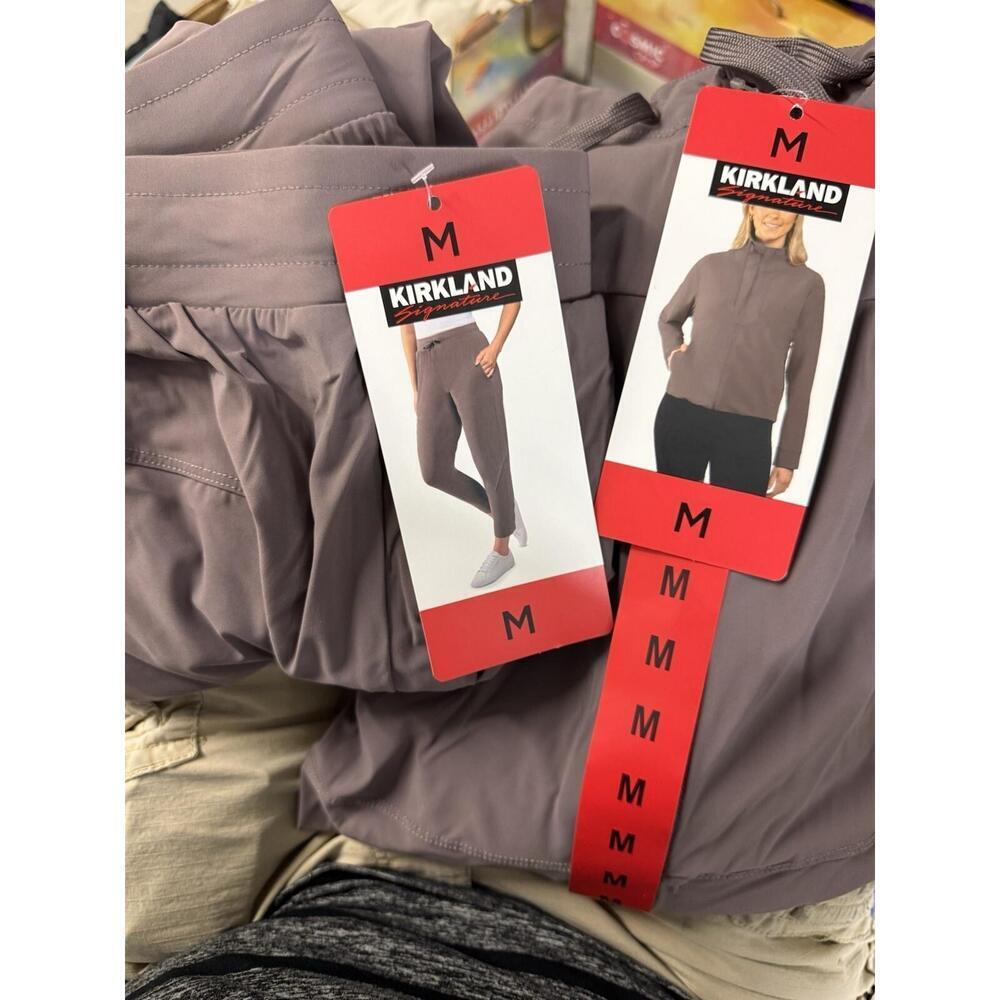 Kirkland Signature Ladies Active Set (Top & Bottom) Size M. AD17